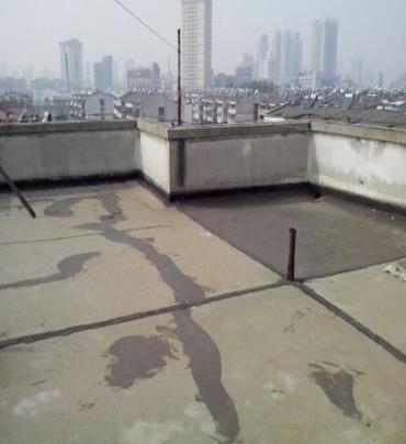 库车漏水维修 楼顶漏水是什么原因，楼顶漏水维修方法是什么?